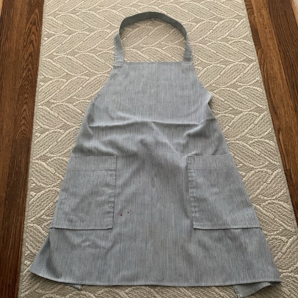 BBQ Bundle: Men’s LS Funny Tee, BHG Grilling Book, Striped Apron with Pockets - Picture 4 of 12